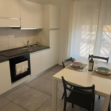 公寓 Donnaluce 拉蒂纳